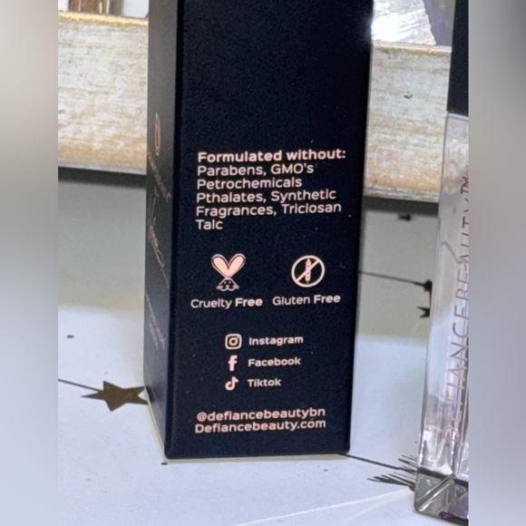 Defiance Beauty Liquid Lipstick - Picture 2 of 4